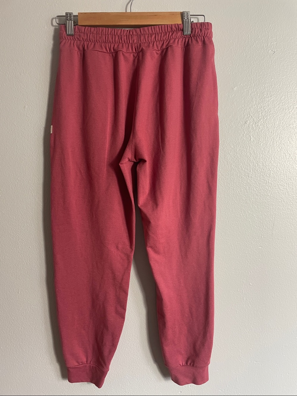 Vuori Women's Pink Joggers Size XS - Picture 6 of 8